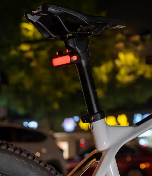 自行车尾灯发光的奥秘 自行车尾灯发光的奥秘