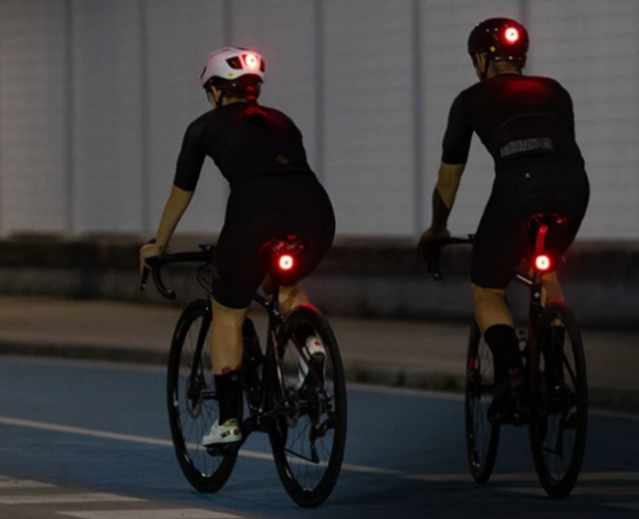 自行车尾灯必须是红色的吗