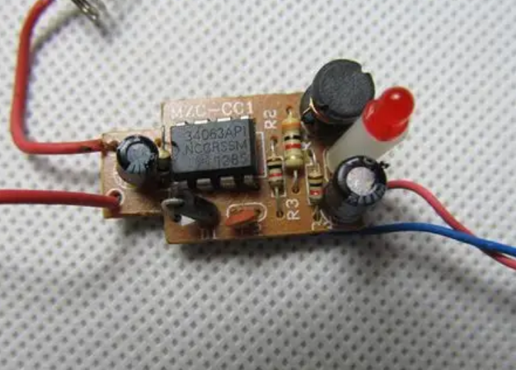 充电器的工作原理及流程